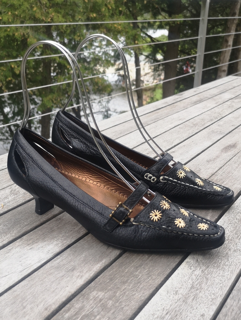 Leather kitten-heel pumps w decorative flowers